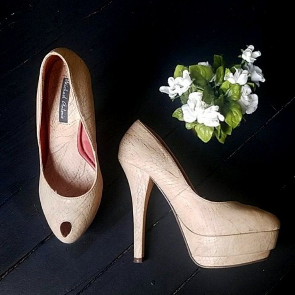 Michael Antonio Tan heels
